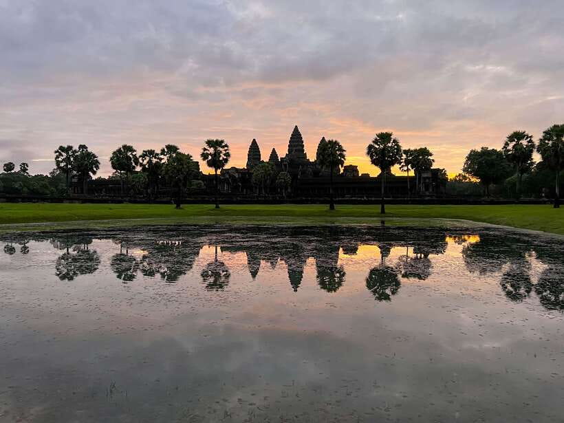 Siem Reap: Angkor Wat Sunrise and Market Tour by Jeep - Why the sunrise start earns its alarm call