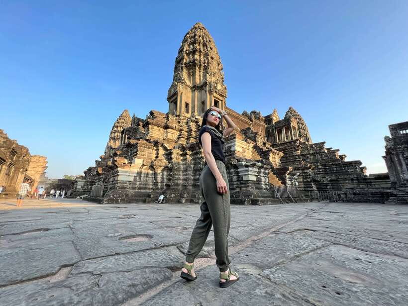 Siem Reap: Angkor Wat Sunrise and Market Tour by Jeep - Riding an original Army jeep between temple stops