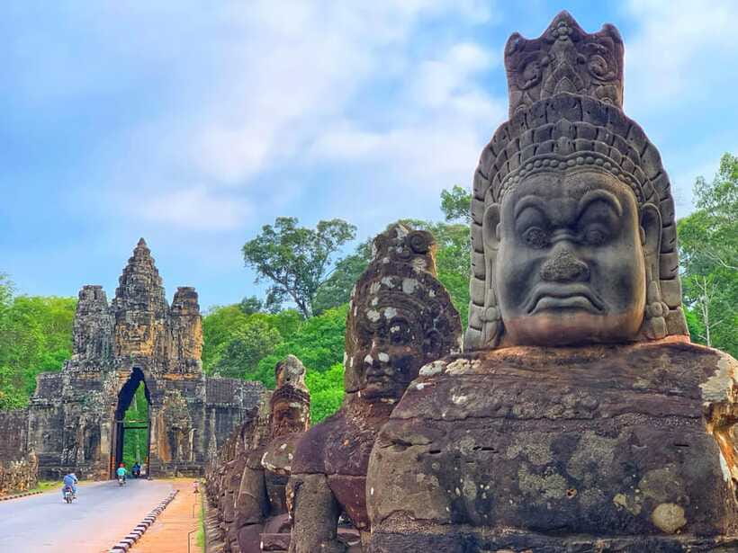 Siem Reap: Angkor Wat Sunrise for Group or Private Tours - The Southern Gate and Angkor Thom route
