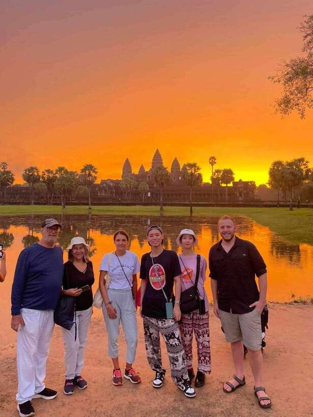 Siem Reap: Angkor Wat Sunrise or Sunset Guided Tour - Why the 4am start is worth it
