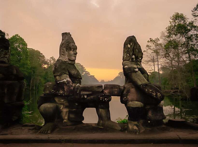 Siem Reap: Angkor Wat Sunrise or Sunset Guided Tour - Transport, water, and the long return to Siem Reap