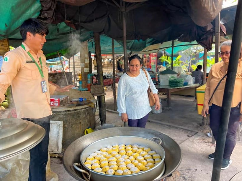 Siem Reap: Angkor Wat Sunrise Small Group tour and Breakfast - Transport, group size, and the small comforts