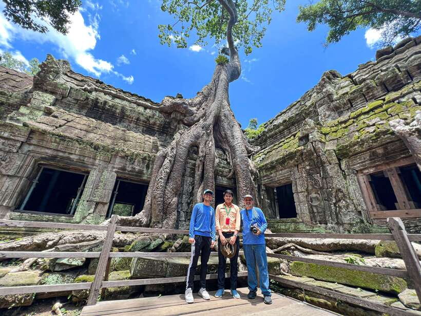 Siem Reap: Angkor Wat Sunrise Tour via Tuk Tuk & Breakfast - Breakfast and palm cake in Preah Dak