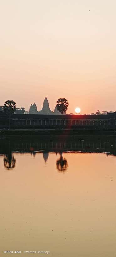 Siem Reap: Angkor Wat Sunrise Tour with Spanish Guide - Should you book this Spanish language Angkor tour?