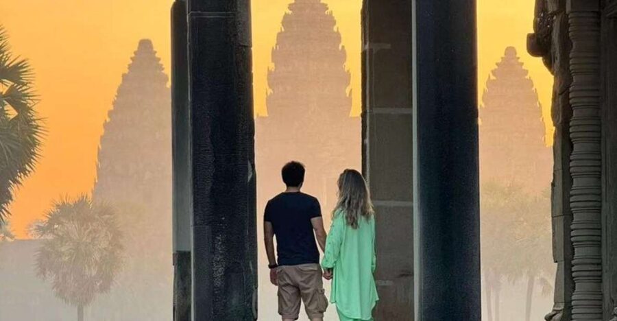 Siem Reap: Angkor Wat Sunrise Tour with Spanish Guide - Baphuon and the smiling faces of Bayon