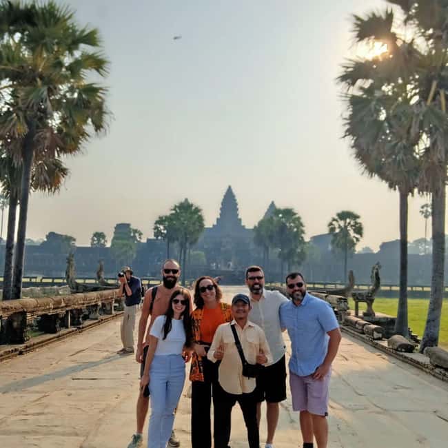 Siem Reap: Angkor Wat Sunrise Tour with Spanish Guide - Clothes, walking, and useful preparation