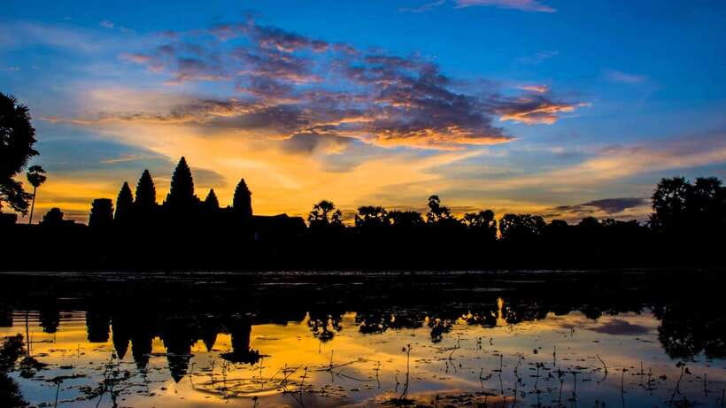 Siem Reap: Angkor Wat Temples & Phnom Kulen Park 3-Day Tour - Day three: sunrise at Angkor Wat and the outer temples