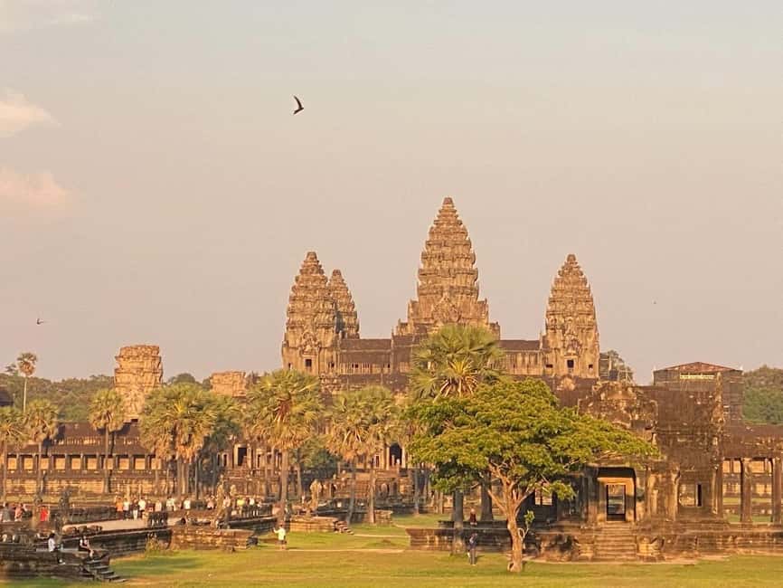 Siem Reap: Angkor Wat Tour with Italian-Speaking Guide - The Small Circuit: the essential Angkor day
