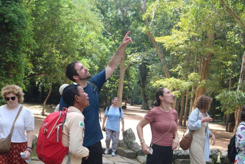 Siem Reap: Angkor Wat with German or English Guided Tour - Srah Srang and the midday pause