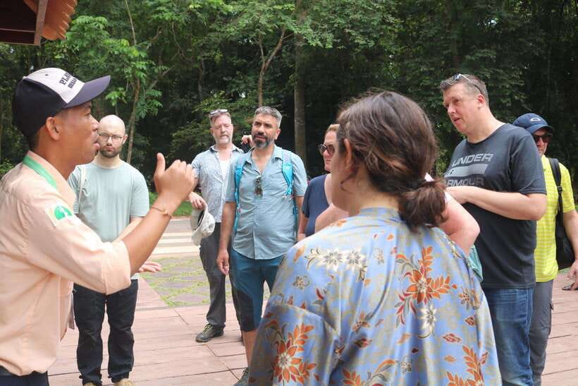 Siem Reap: Angkor Wat with German or English Guided Tour - The guides make the difference