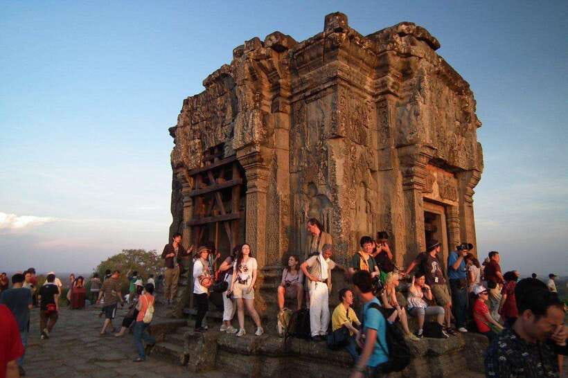 Siem Reap: Full Day Angkor Wat Temple Tour with Sunset - A full day built around Angkor’s best-known temples