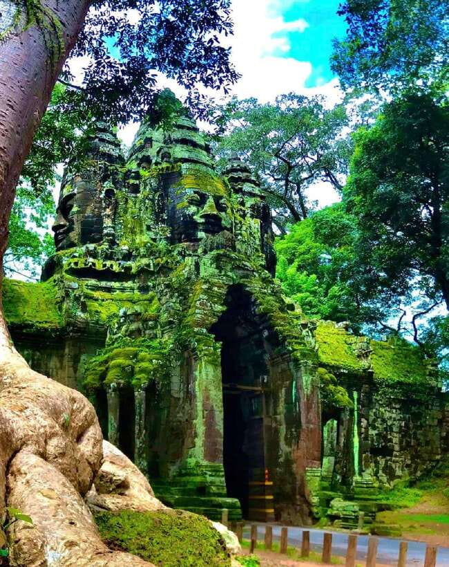 Siem Reap: Full Day Angkor Wat Temple Tour with Sunset - How the guide changes the experience