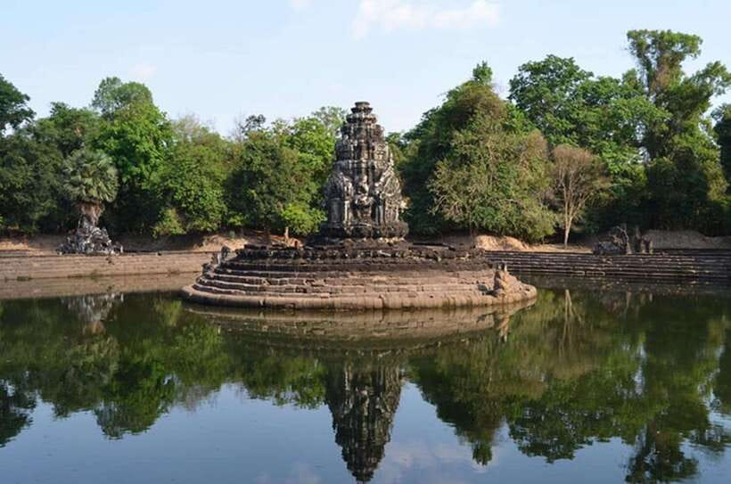 Siem Reap: Full-Day Tuk-Tuk Tour of Angkor Wat Temples - Pre Rup and Mebon add height and distance