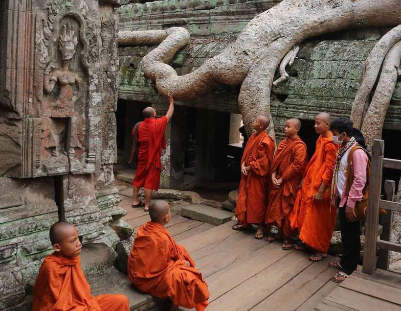 Siem Reap: Personalized Angkor Wat Sunrise/Set by TukTuk/Car - A private way to see Angkor without rushing
