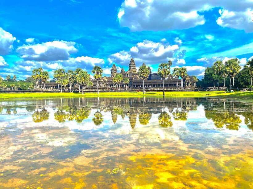 Siem Reap: Private Angkor Wat & Bakheng Mountain Sunset Tour - Sunset views over Angkor Wat