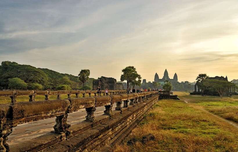 Siem Reap: Private Angkor Wat & Bakheng Mountain Sunset Tour - Should you book the Angkor Wat and Bakheng tour?