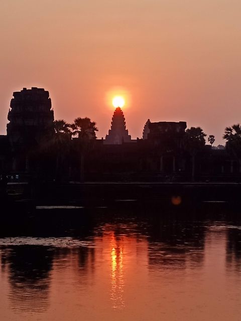 Siem Reap Private Tour: Angkor Wat Sunrise And Banteay Srei - Banteay Srei’s small-scale detail