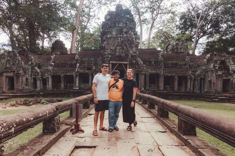 Siem Reap Sunrise Angkor Wat Temple Tour - What the guide adds