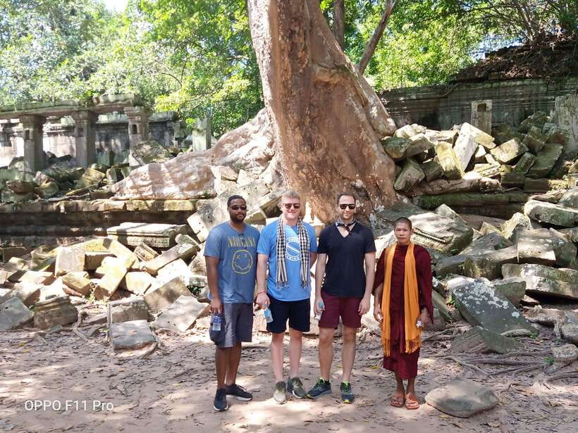 Siem Reap Tour Guide: Angkor Wat Sunrise Tour & Beng Mealea - Bayon and the many faces of Angkor Thom