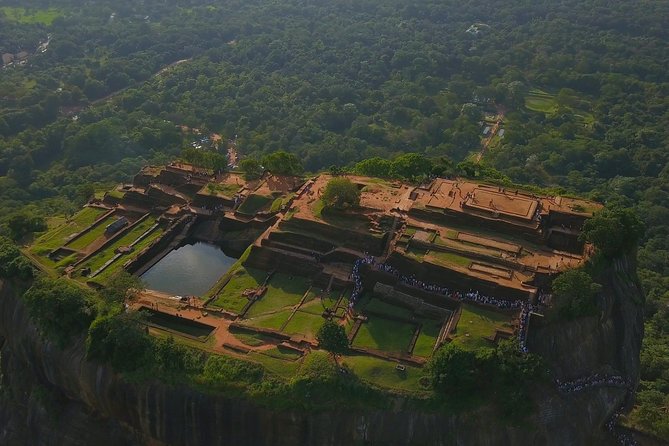 Sigiriya Rock and Dambulla Cave All Inclusive Private Day Trip - The early road to Sigiriya