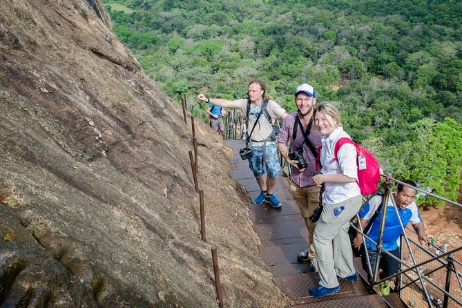 Sigiriya Rock and Dambulla Cave All Inclusive Private Day Trip - Lunch and the middle of the day