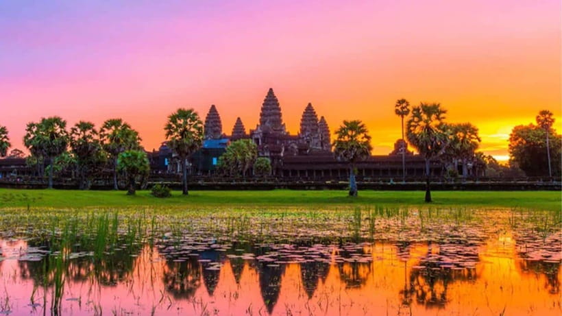 Small-Group Explore Angkor Wat Sunrise Tour with Guide - Sunrise at Angkor Wat at 4:20 am
