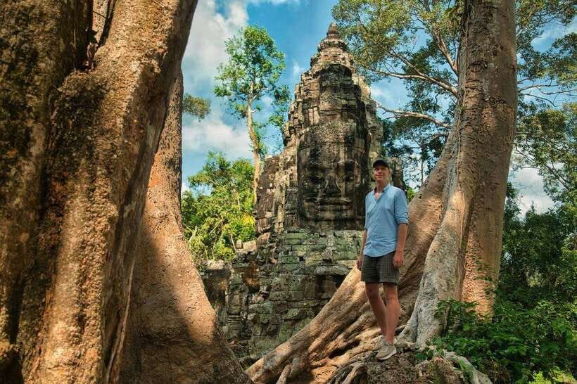 Small-Group Full Day Angkor wat Guide tour with Sun set - Angkor Thom and the stone faces of Bayon