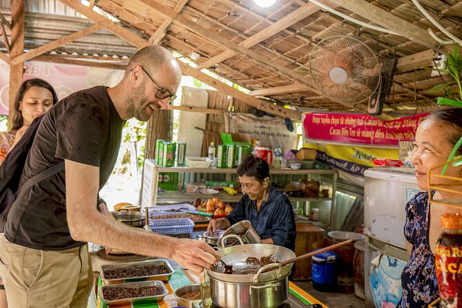 Small-Group Mekong Delta Day Trip: Boat Ride, Cottages & Pagoda - Lunch beside the garden at Lang Xanh