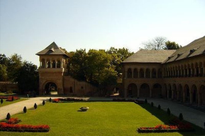 Small Group Tour to Mogosoaia Palace and Snagov Monastery - The 45-minute ride to Mogosoaia