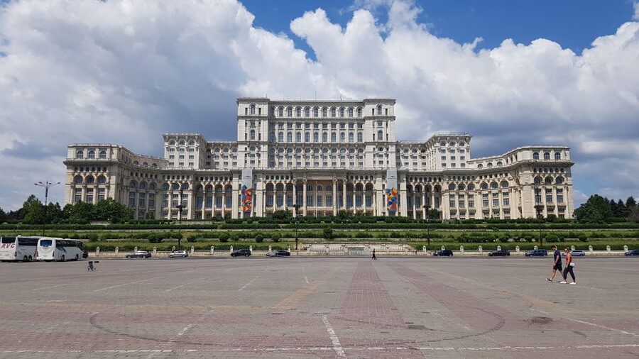Snagov Monastery, Ceaușescu Mansion, & Village Museum - 6h - Ceaușescu Mansion and the private face of power