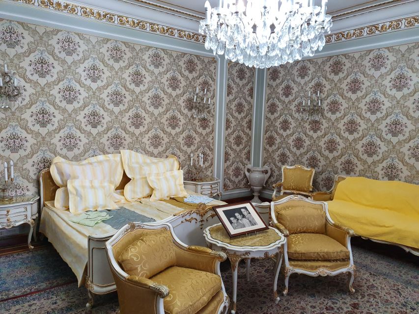 Snagov Monastery, Ceaușescu Mansion, & Village Museum - 6h - Calea Victoriei: royal buildings beside communist power