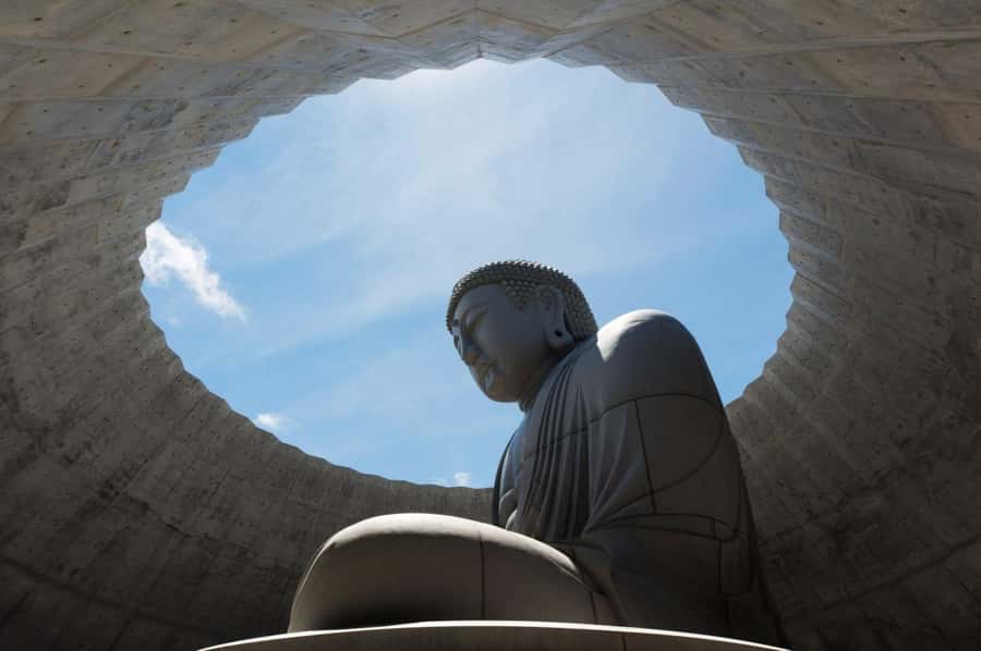 Sopporo: Hokkaido Shrine and Atama Daibutsu Full-Day Tour - Key points at a glance