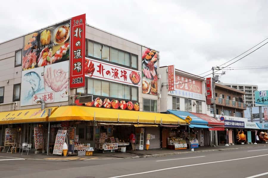 Sopporo: Hokkaido Shrine and Atama Daibutsu Full-Day Tour - Sapporo Beer Museum and the final taste of the city
