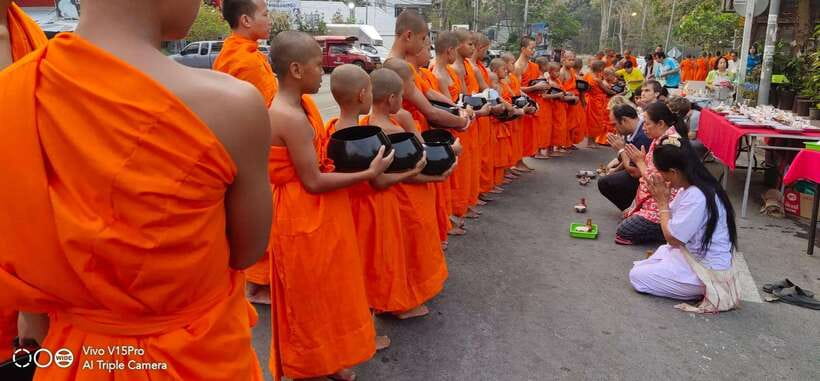 Spiritual Sunrise Wat Doi Suthep, Pha Lat, Alms & Meditation - Local breakfast after the ceremony