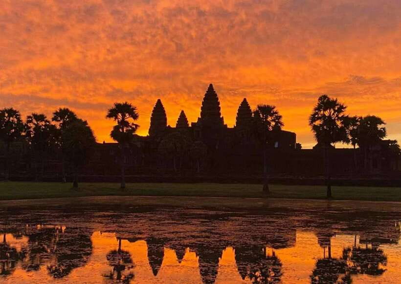 Sunrise at Angkor Wat and Small Tour with Tours Guide - Bayon’s stone faces need time and patience