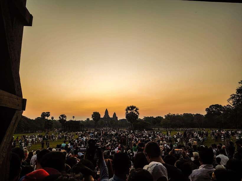 Sunrise at Angkor Wat Temple: 3-Hour Private Tour - Angkor Wat from first light to the carved galleries