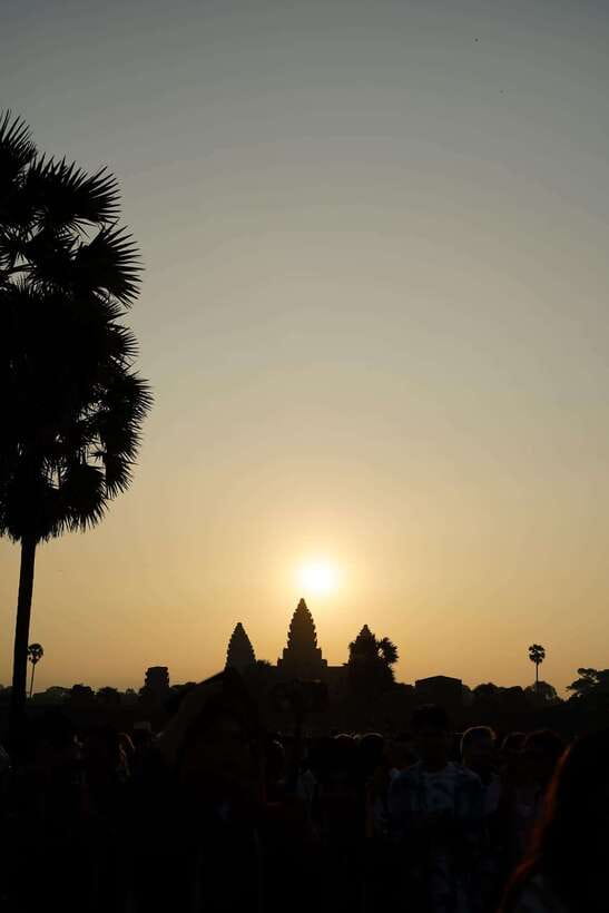Sunrise at Angkor Wat Temple: 3-Hour Private Tour - What to bring and what to wear