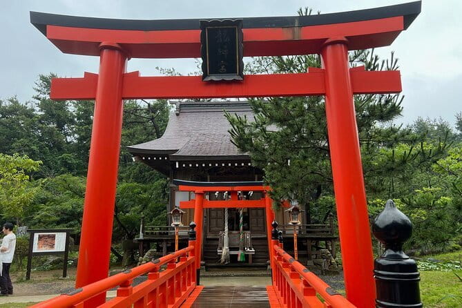 Takayama Inari Shrine Tour with Private Transportation - The value of $253.64 for a group of four