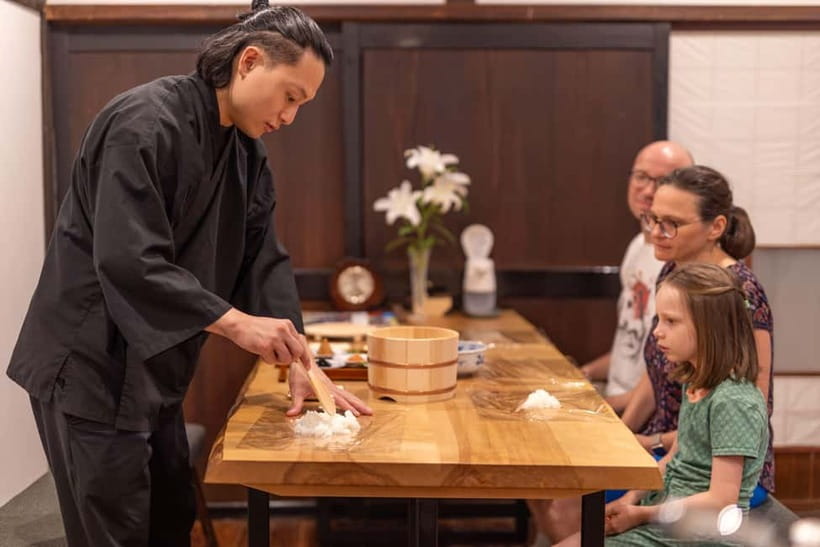 Takayama: Onigiri and miso soup making at a buddhist temple - Miso soup and the meaning of a Japanese meal