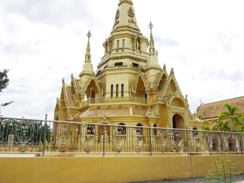 Takua Pa: Food Market, Tsunami Museum, Temple, & Old Town - Kong Kha Temple and its unusual pagoda