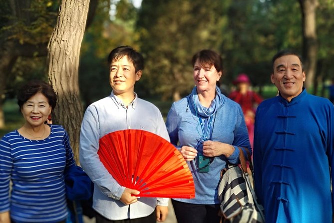 Temple of Heaven and Tai Chi Tour - Meeting your guide at Tiantan Dong Lu