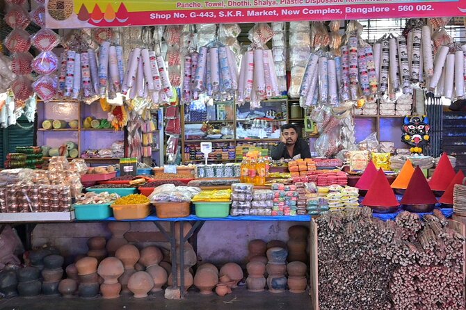 Tipu Palace + Koté Vishnu + Fort + KR Market + Jain Temple = Bengaluru Pété Walk - What the guides add to the experience