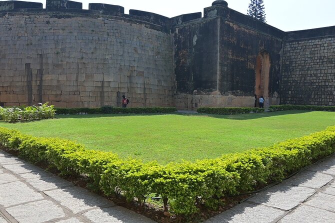 Tipu Palace + Koté Vishnu + Fort + KR Market + Jain Temple = Bengaluru Pété Walk - Who should book this walk