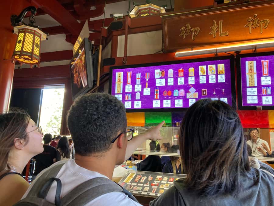 Tokyo: Asakusa Walking Tour -Sumida River to Senso-ji Temple - The fortune prediction adds a personal touch