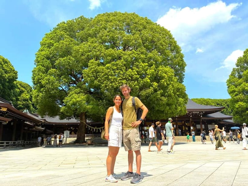 Tokyo: Meiji Jingu Shrine & Inner Garden Guided Tour (2h) - The sake barrels and the meaning of offerings
