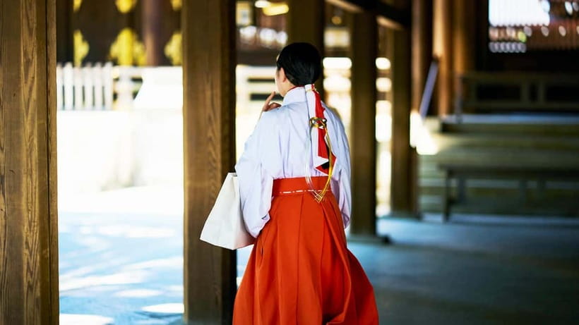 Tokyo: Meiji Shrine Walking Tour — Shinto & Imperial System - Sake barrels, wine barrels, and what they reveal