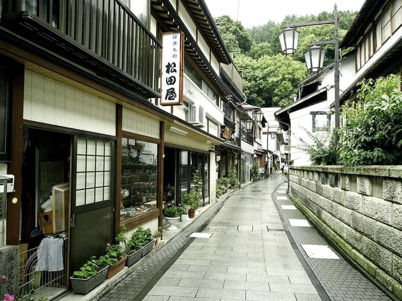 Tokyo: Nagano Snow Monkeys and Zenkoji Tour with Temples - Matsushiro Castle Ruins and Nagano’s samurai past
