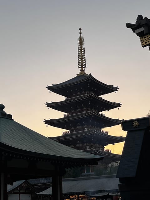 Tokyo: Old Town Asakusa Guided Tour -Senso-ji Temple Visit - What the guide adds to the visit