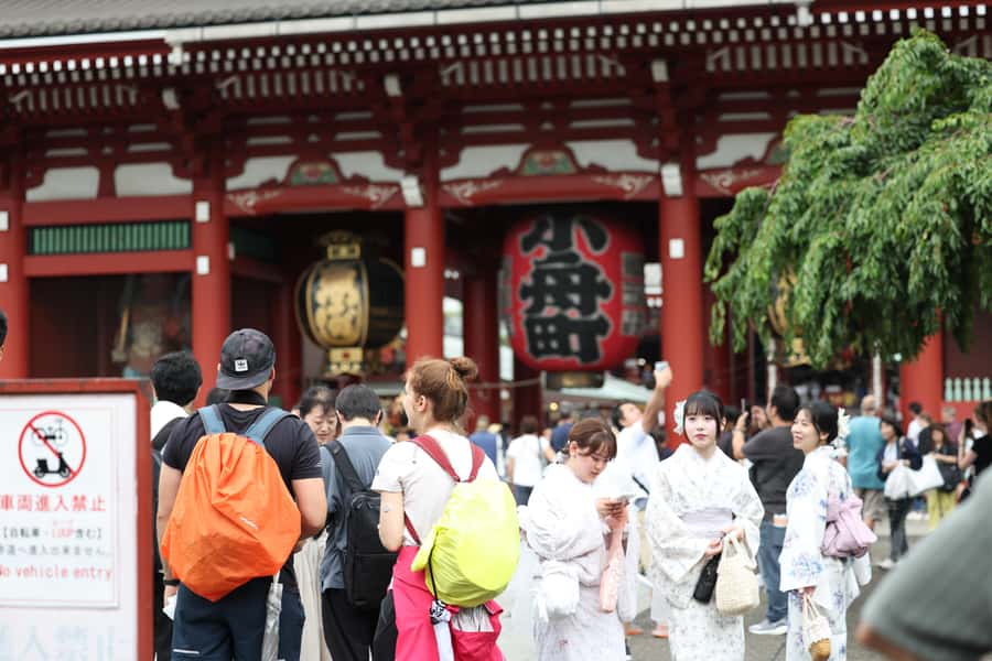 Tokyo: Sensoji Temple & Street Food: Private Tour with guide - Meeting the guide near Family Mart