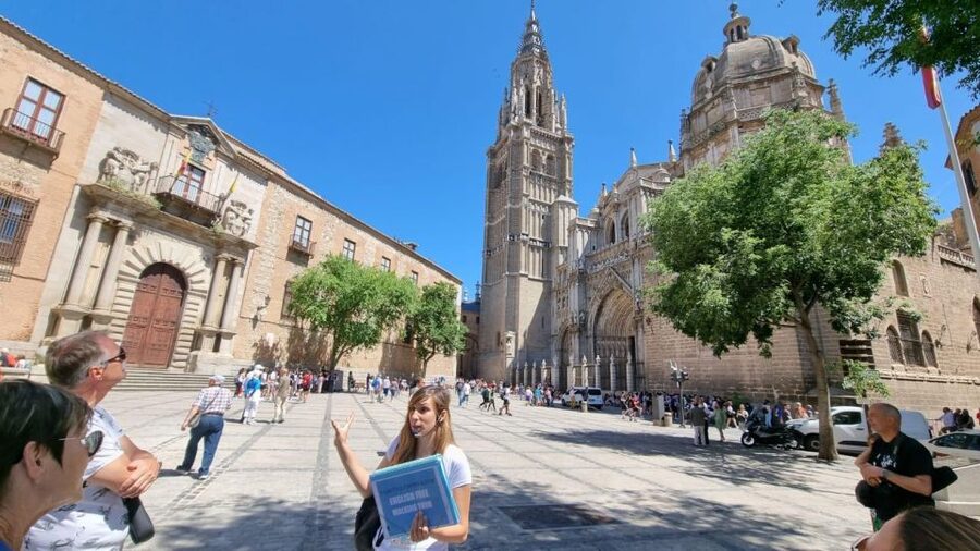Toledo: Cathedral, Alcazar, Monastery, Jewish Quarter Tour - Quiet streets on the way to Toledo Cathedral